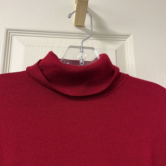 Burberry deep red Wool turtleneck with banded hem and sleeve - Picture 4 of 5
